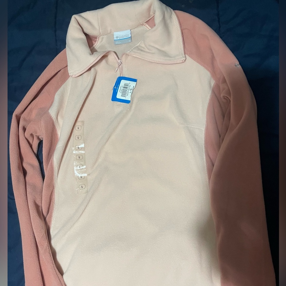 Woman's Columbia pullover